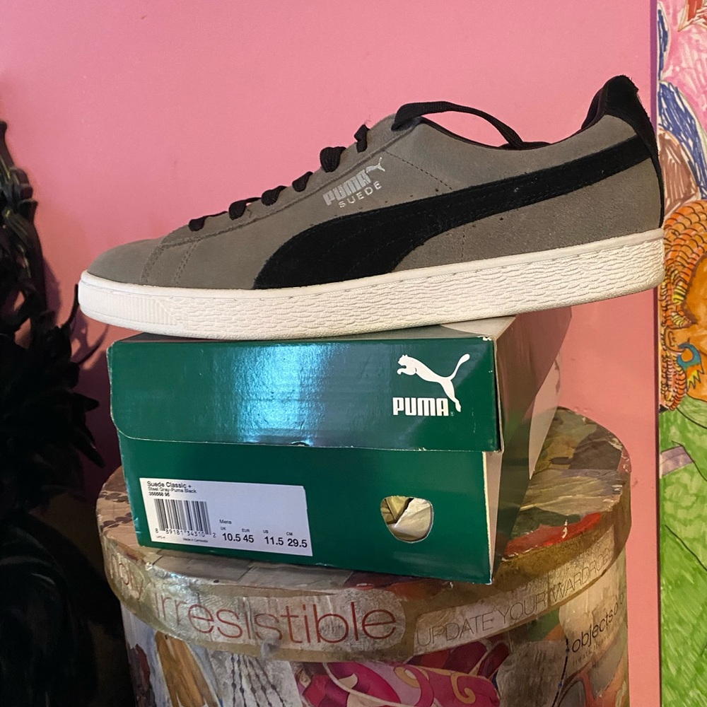 Brand New Suede Classic Grey and black classic  puma sneakers Men shoes
